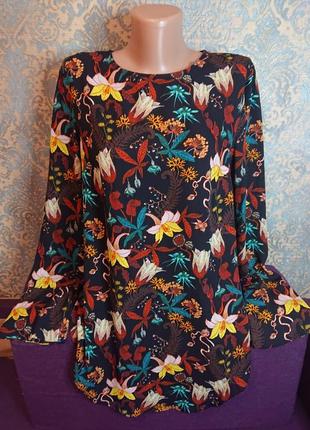 Красива блуза жіноча туніка блузка в квіти міні сукня р. 44/46