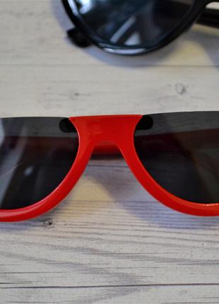 Стильные солнцезащитные очки с обрезанной оправой Красный