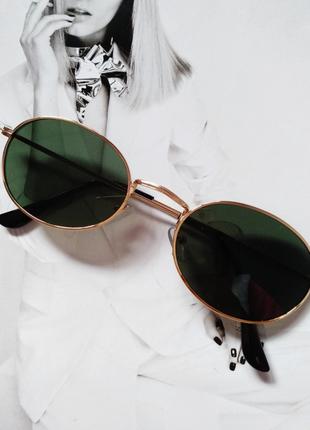Солнцезащитные очки овальные с цветной линзой зеленый в золоте