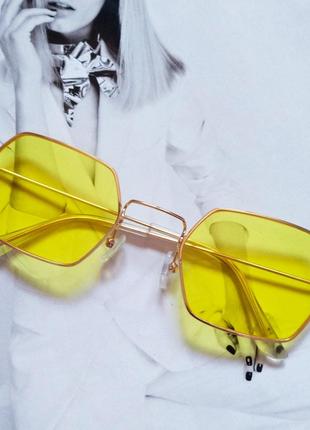 Солнцезащитные многоугольные очки с цветной линзой Желтый