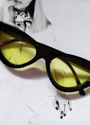 Треугольные очки солнцезащитные кошачий глаз Чёрный+желтый