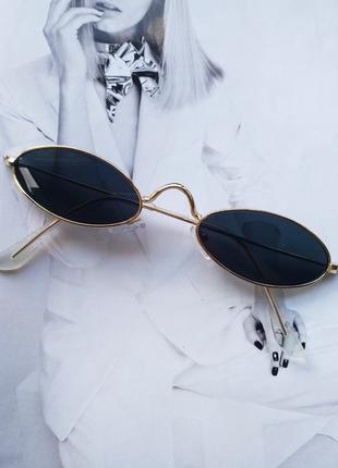 Солнцезащитные очки маленький овал черный в золоте