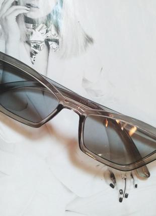 Стильные винтажные очки солнцезащитные с острыми углами серый