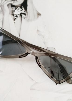 Треугольные стильные очки солнцезащитные серый