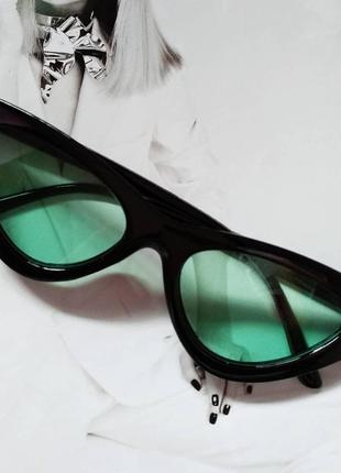 Треугольные очки солнцезащитные кошачий глаз Чёрный+зеленый