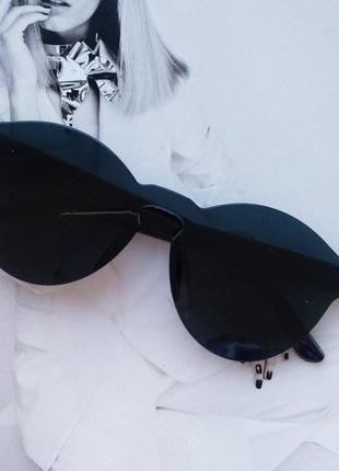 Стильные безоправные солнцезащитные очки черный