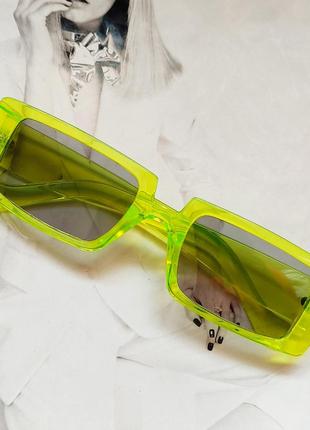 Солнцезащитные очки прямоугольные в широкой оправе Лимонный
