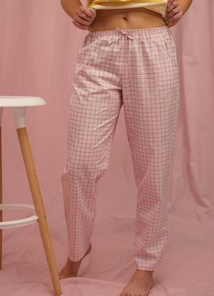 Пижамно-домашние штаны в розовом цвете в клетку из натуральног...