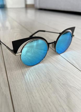 Солнцезащитные очки в стиле fendi