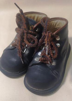 Детские ботинки демисезонные, черные, на шнурках, 21 р. ( 15 см )