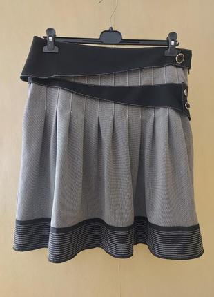 Женская юбка со складками