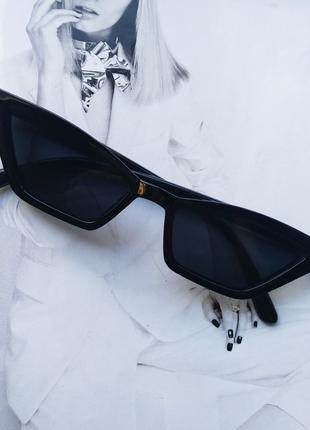 Стильные винтажные очки солнцезащитные с острыми углами черный