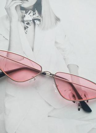 Солнцезащитные очки маленький треугольник розовый