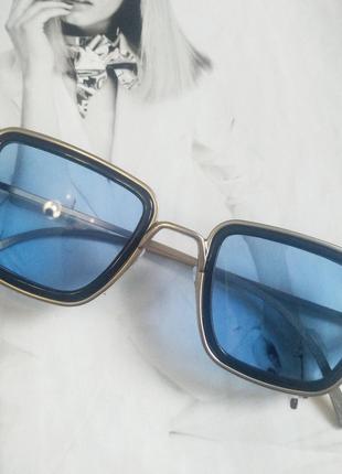 Солнцезащитные стильные очки в металлической оправе Синий