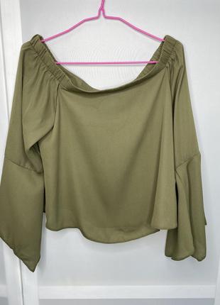 Блуза в трендовому кольорі хакі