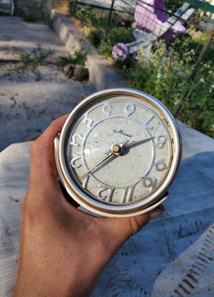 Будильник часы МАЯК 65год под ремонт под восстановление с грав...