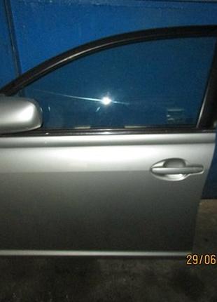 Двері передня ліва Toyota Avensis