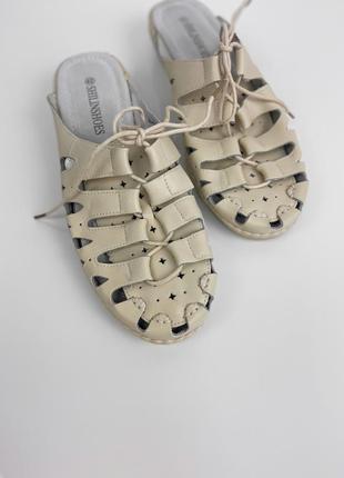 Жіночі літні туфлі - шльопанці
