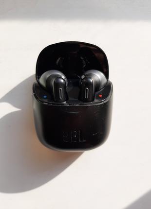 Бездротові навушники JBL Tune 220 TWS