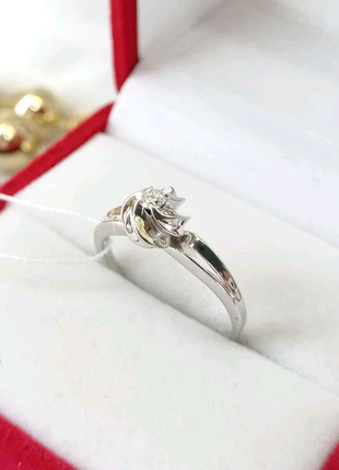 Золотое кольцо помолвочное с бриллиантом белое золото