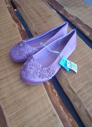 Нові туфлі у квітах для дівчинки балетки , нові фіолетові туфл...