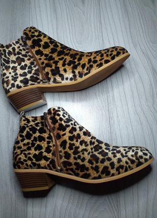 Леопардові черевики