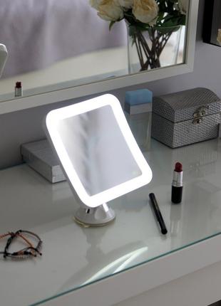 Косметическое зеркало LED Camry