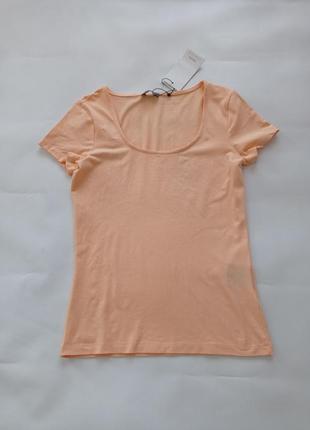 Yessica. персиковая базовая футболка.