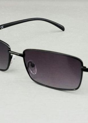 Стильные солнцезащитные очки унисекс узкие черные в черном мет...