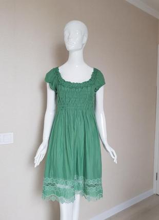 Легке оригінальне плаття з кружевом studio m