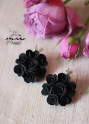 Черные серьги ручной работы с розами