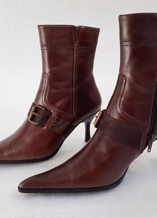 Нові шкіряні коричневі чоботи на шпильці (чоботи, напівчоботи)...
