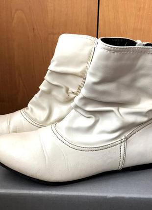 Белые осенние ботиночки 36р
