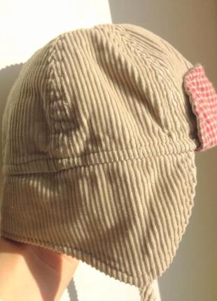 H&m. осіння вельветова шапка на зав'язках. 6-12 місяців.