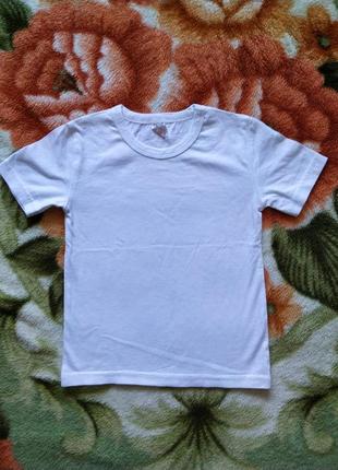 Белая футболка для мальчика или девочки 4-5 лет
