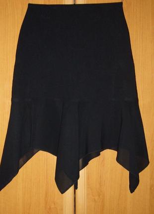 Черная юбка с асимметричным подолом
