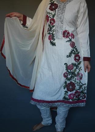 Индийский костюм, пенджаби, сари.