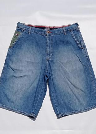 Tommy hilfiger. джинсовые шорты 34 размер.