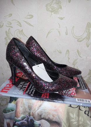 Туфли в подарок при покупке на сумму 150 грн
