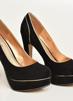 Черные замшевые туфли catwalk