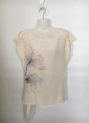 Красивая блузка ванильного цвета из натурального шелка