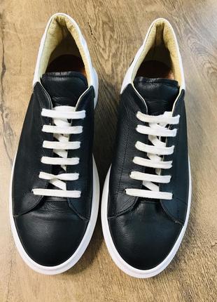 Кожаные кроссовки итальянского бренда ,черно-белые кроссовки,п...