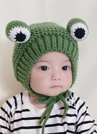 Детская зимняя шапка теплая вязаная лягушка (жабка, лягушонок,...