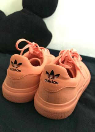 Кроссовки adidas