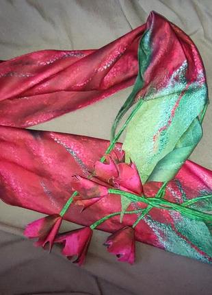 Интересный шарф тюльпаны