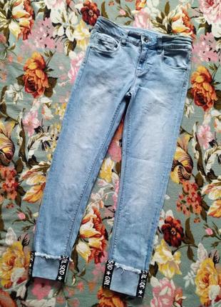 Стильные джинсы для девочки 10-11 лет