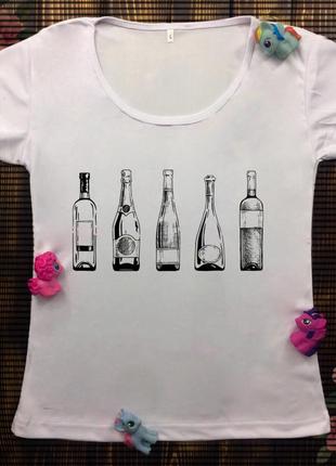 Женская футболка с принтом - бутылки вина