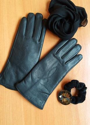 Женские демисезонные перчатки из мягкой лайковой натуральной кожи