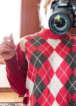 Трендовый свитер в ромб, яркий и тепленький)