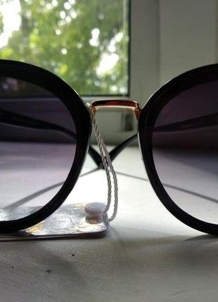 Модные очки от солнца
